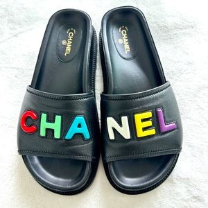 ❌SOLD❌ Chanel slides